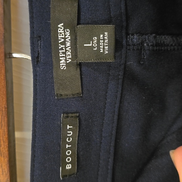 Simply Vera Wang Navy Large bootcut pants with no pockets. Great for the offi… - Picture 3 of 3
